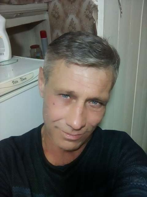 Сергей, Россия, Таганрог, 54 года. Познакомлюсь с одинокой женщиной,жильем обеспечен,работаю.