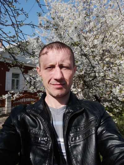 Илья Полуэктов, Санкт-Петербург, 44 года. Хочу найти Неопределённости...Простой, работящий, люблю природу и путешествия, алкоголь не употребляю, но курю.