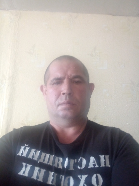 Андрей, Россия, Волгоград, 43 года. Он ищет её: Доброжилательну, весёлая, любищую, спокойную, рост 165 вес 80 Курю, не пью вообще, доброжелательный, с юмором, холостой. 