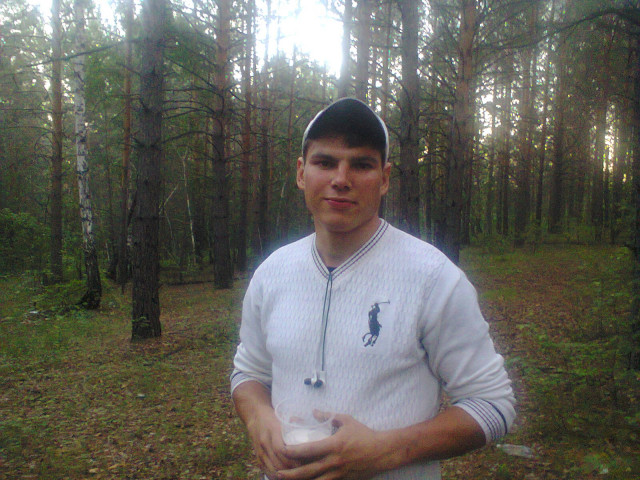 Толя, Россия, Иркутск, 27 лет. Хочу найти нормальную Анкета 391314. 
