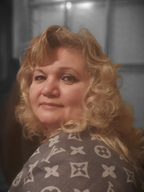Виктория Синкевич, Россия, Краснодар, 46 лет, 1 ребенок. Хочу найти Умного, не пьющего не жмота, доброго, отзывчивого, щедрого. Не люблю лживых и алчных. 