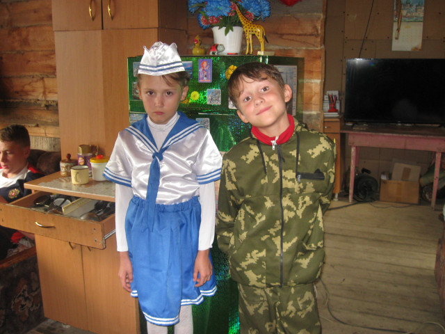 сестра Ангелина и брат Рома