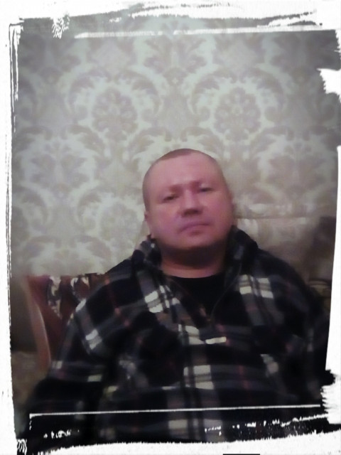 Артём, Россия, Подольск, 45 лет. Хочу найти Обычную, простую как я сам. Обычный парень не красавец но вроде бы и не урод. 