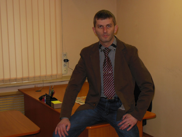 Алексей, Россия, Севастополь, 45 лет. Хочу найти Добрую, не скандальную. Вегетарианки - к травоядным... Я мясо люблю) 