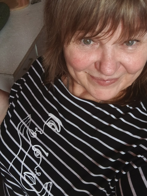 Елена, Россия, Фурманов, 58 лет, 1 ребенок. Ищу: Добрый, веселый, самодостаточный... можно много писать о мужчине моей мечты... Но самое главное-он должен...  Анкета 395915. 