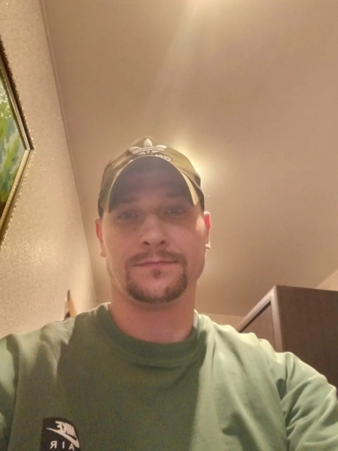 Павел Медведь, Санкт-Петербург, 37 лет, 1 фото. Познакомится с женщиной