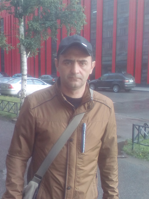 Игорь, Россия, Санкт-Петербург, 48 лет. Сам из Белоруссии, здесь работаю. Могу проконсультировать по поводу ремонта, бесплатно, просто скучн