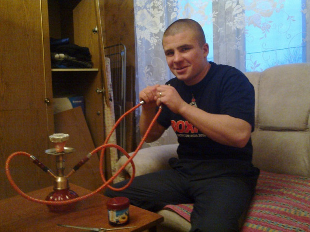 Вадим, Россия, Санкт-Петербург, 34 года. Я добрый ,честный одинокий парень который мечтает быть уже давно с красивой ,доброй девушкой рост 16