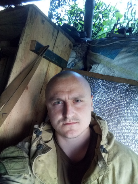 Александр, Украина, Одесса, 29 лет. Я недавно уволился с армии, сейчас работаю в школе Учителем Истории, вредных привычек не имею. Имею 