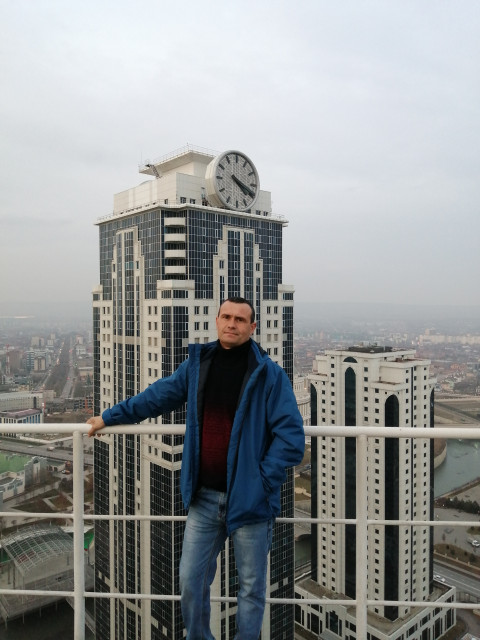 Максим, Россия, Грозный, 46 лет. В командировке