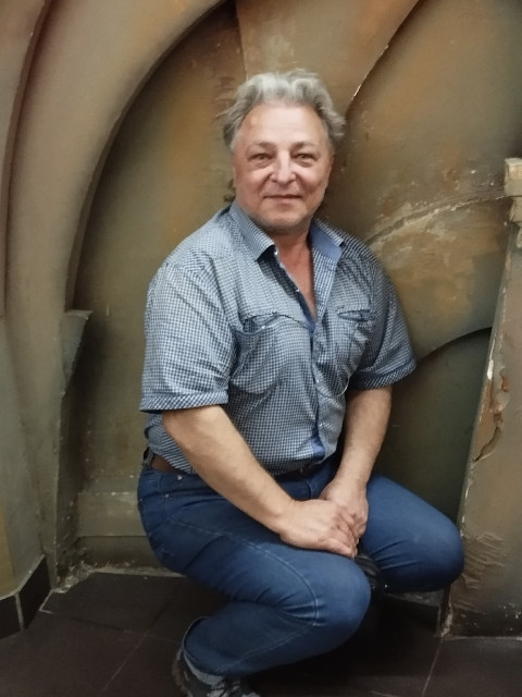 Александр, Россия, Санкт-Петербург, 64 года. Хочу найти Не полную, желательно с длинными волосами, не выше меня, добропорядочную, ласковую, нежную, благодарНе король и, не  принц. Вдовец. Ищу добропорядочную не полную женщину для создания семьи. О себе ра