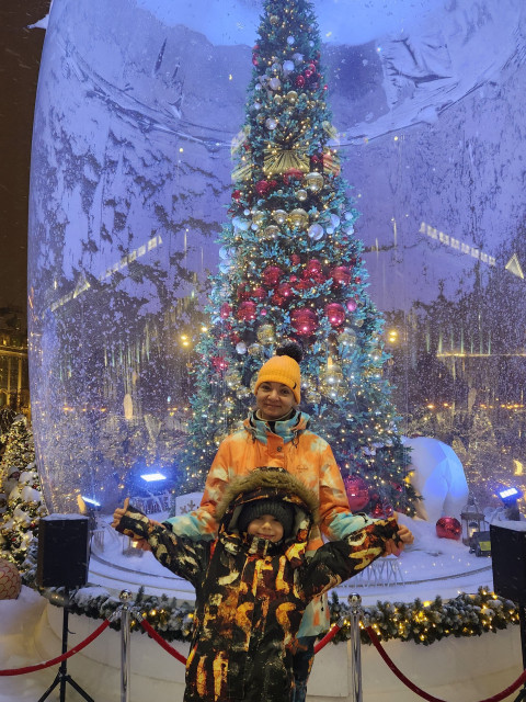 Ёжик, Москва, м. Бунинская аллея, 40 лет, 2 ребенка. Хочу найти Надежного, верного, некурящего, с которым вместе и рядом пойдём по жизни. 
У меня уже есть 2 сына иБез пафоса... настоящая... волосы неокрашеннные, ресниц накладных и прочих искусственных пр