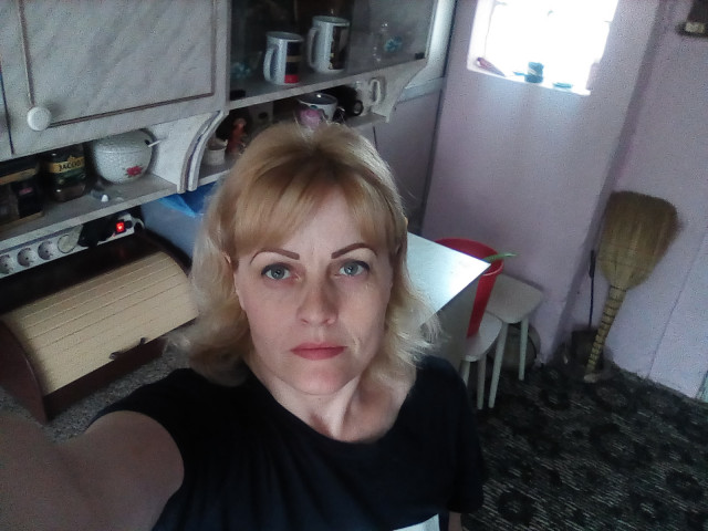 Наталья, Россия, Семикаракорск, 46 лет, 1 ребенок. Она ищет его: Ищу того кто будет любить меня не на словах а на деле. Доброго, спокойного не пьющего и не игоиста. В разводе. Симпатичная, добрая, спокойная. 