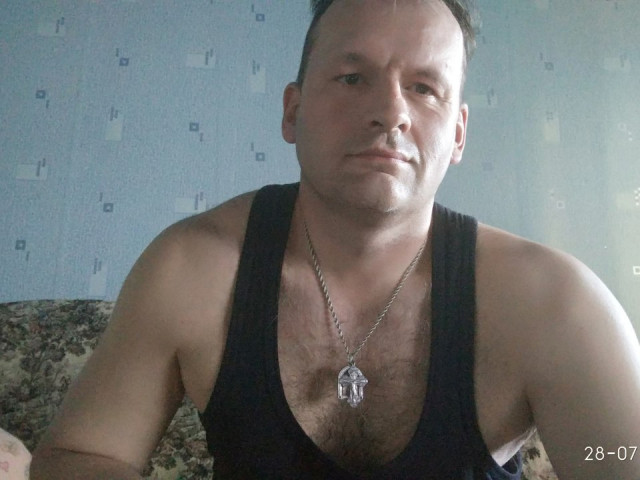 дмитрий, Россия, Москва, 43 года. есть квартира в москве
много работаю ... электриком 
не женат 
ищу женщину для жизни в москве....