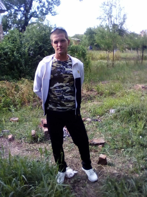 Максим, Россия, Краснодар, 31 год, 1 ребенок. Интересный образование среднее курю редко в компание выпиваю хочу найти свою любовь