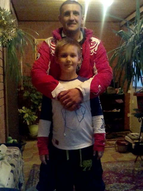 Геннадий, Россия, Саратов, 42 года, 1 ребенок. Он ищет её: Верность преданность надёжность. Это то что я ценю в людяхМне 33 вес 86 не худой не толстый. Весёлый, отзывчивый, 