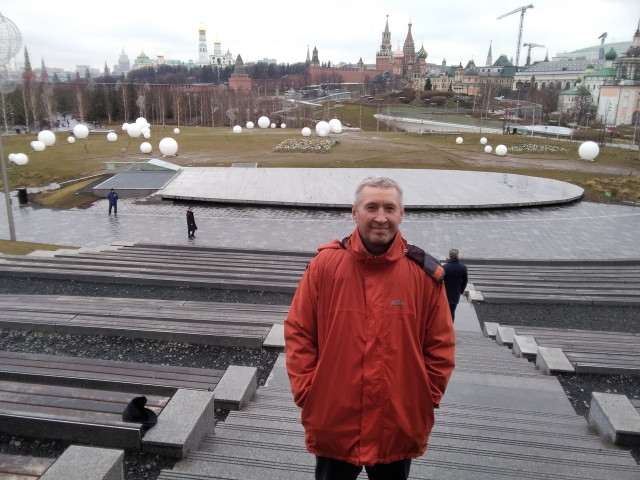 Дмитрий, Россия, Москва, 63 года, 1 ребенок. Работаю в Москве, есть шалаш на юге России.