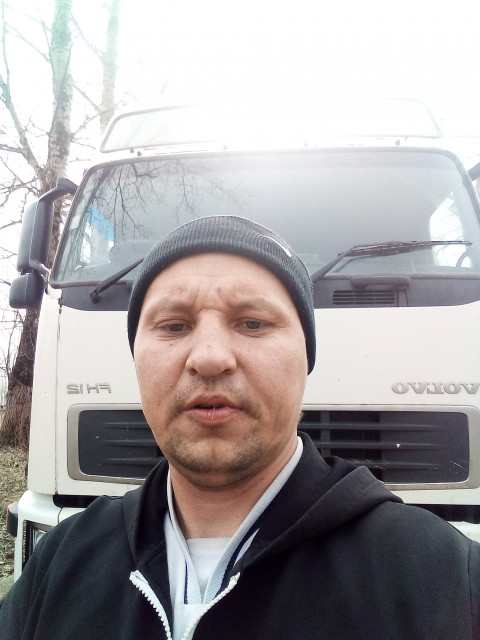 Денис, Россия, Волгоград, 43 года. Привет я Денис простой человек работяга и водитель фуры, добрый ласквай зобтлевы и верный