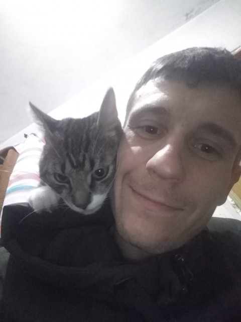 Познакомлюсь с девушкой для обшения встреч создания крепкой и надежной семьи.