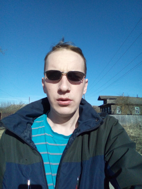 саша, Россия, Тверь, 32 года. Хочу найти простую и легкую в общениия парень простой. 