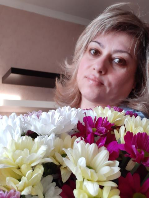 Джульетта, Россия, Санкт-Петербург, 52 года, 1 ребенок. Добрая,позитивная, люблю готовить. Хочу познакомиться с порядочных без вредных привычек мужчиной.