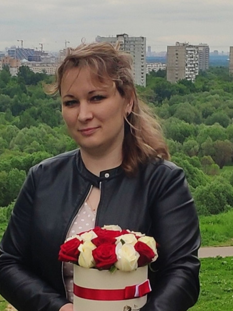 Юлия, Россия, Москва, 43 года, 2 ребенка. Хочу найти Надежного«Всегда остаюсь оптимисткой. Верю в людей и мечтаю познакомиться с достойным мужчиной, который нужда