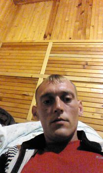 Виталий, Россия, Уфа, 42 года, 1 ребенок. Домосед , живу за городом. Безработный. курю, но не пью совсем. 