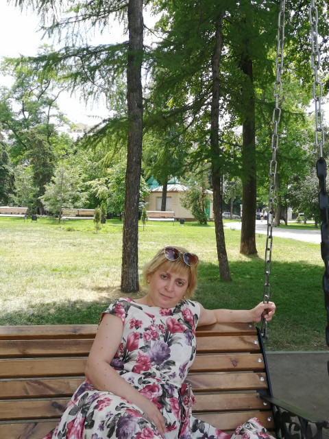 Рузанна, Россия, Москва, 46 лет, 1 ребенок. Она ищет его: Спокойного, порядочного, семейного Я вдова, сыну 19 лет. Добрая, хозяйственная, порядочная. 