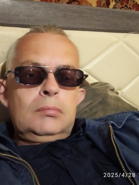 Виталий, Россия, Симферополь, 48 лет. Хочу найти Главное мир и покой в душе, детиРаботаю, живу без спиртных и вп, после работы всегда дома. Остальное всё при общении