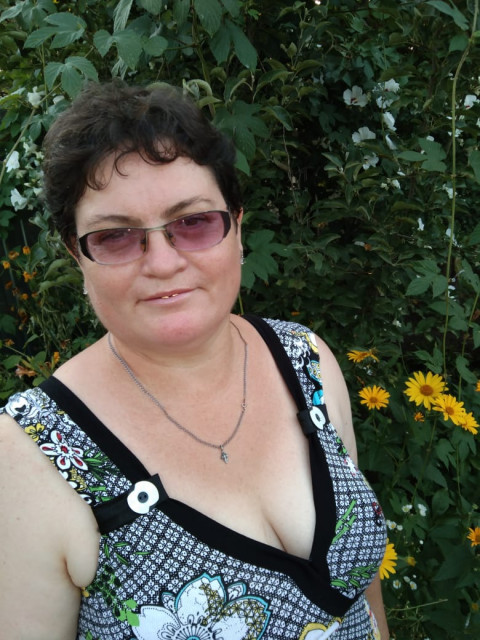 Марина, Россия, Волгоград, 47 лет, 1 ребенок. Была замужем 1раз есть дочь она живёт своей жизнью замужем. хочу увожения и понимания не пью не курю