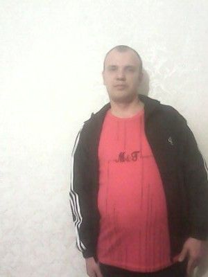 Александр, Украина, Миргород, 44 года. Хочу найти добрую нежную любящую домашний уют и спокойствиене курю вообще пью в копании иногда