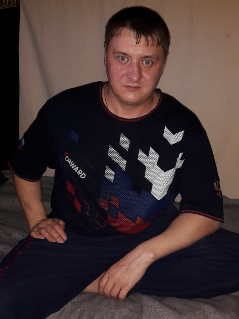 Саша, Новосибирск, 37 лет. Хочу найти ЧестнуюПростой парень в разводе хочит общения с прикрасным полом