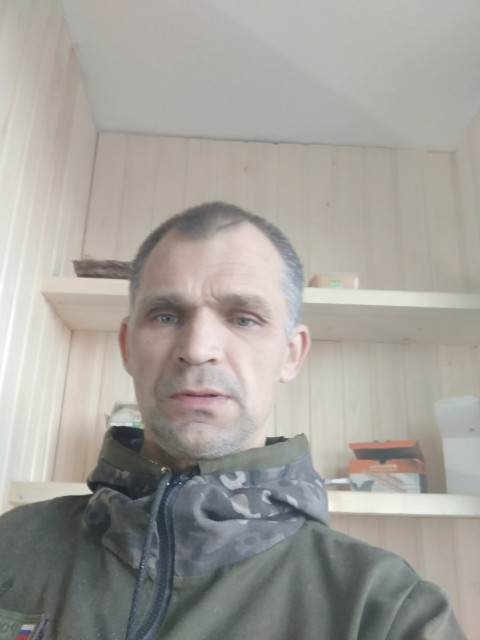 Антон, Россия, Москва, 45 лет. Трудоголик, не пьющий, заботливый