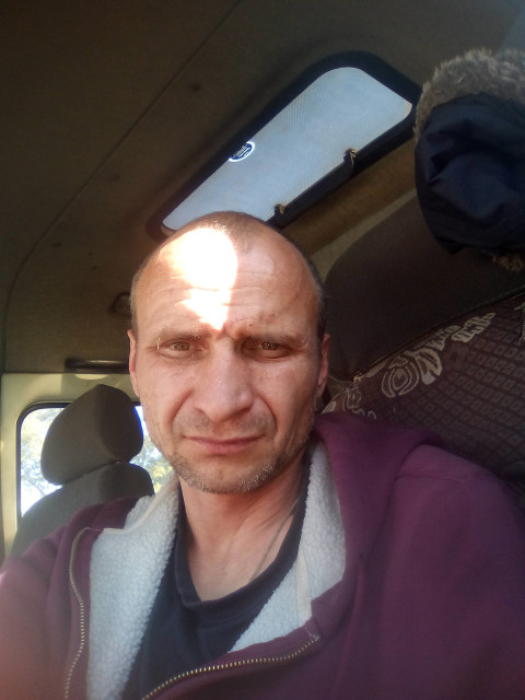 сергей кузьмин, Россия, Москва, 44 года. Он ищет её: Что бы душа пела. Работаю, учусь, не пью категорически, курить не как не получается бросить. Руки из плечей растут. 