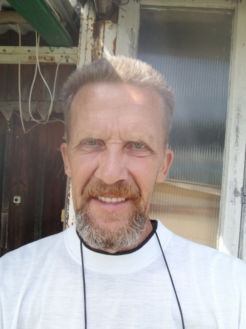 Анатолий, Россия, Кострома, 55 лет. Не ищу идеальных, не вижу смысла, да и нет таких! У каждого человека свои плюсы и минусы. ХозяйственПока свободен во всех смыслах. Верный, не ревнивый, добрый и хозяйственный. 