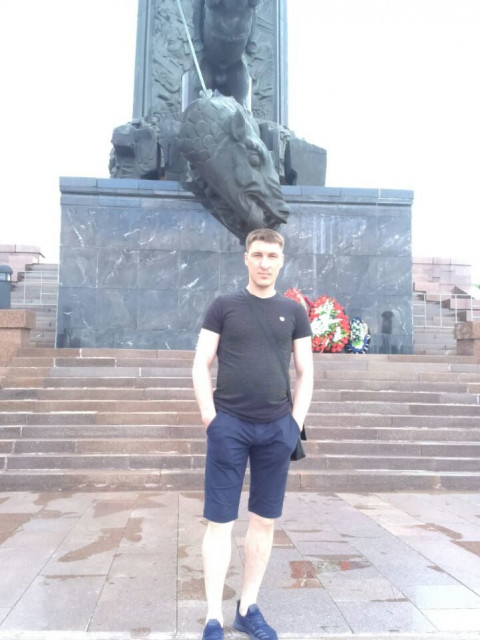 Сергей, Россия, Москва, 37 лет. Хочу найти ЧестнуюПозитивный человек, немного скромный 🤗 я родом из Чувашии в Москве живу около десяти лет. 