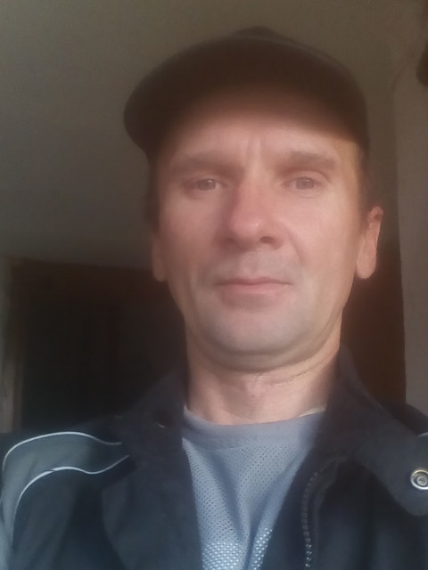 Анатолий, Россия, Рыбинск, 43 года. Ищу спутницу жизни для серьезных отношенийЯ работаю на АЗС помошник оператора