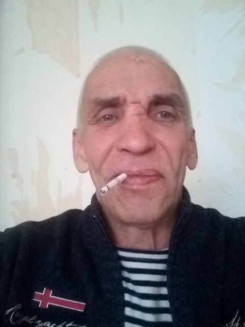 Игорь, Россия, Владивосток, 55 лет. Хочу найти Душевную. И что бы голова поменьше болела 😀 минимум комплексов 😀 любимую. Добрый  белый и пушистый 😀 