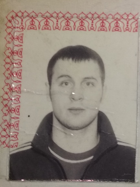 Нормальная фота - тот случай когда паспорт показываешь с улыбкой