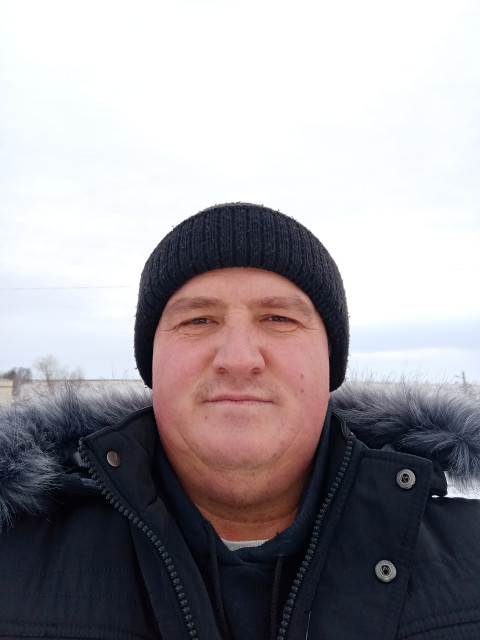 Руслан, Россия, Октябрьск, 44 года. Он ищет её: Для семейной жизни. Живу в ОКТЯБРЬСКЕ. 