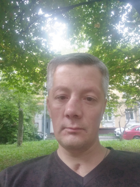 Илья, Россия, Москва, 44 года. Увлекаюсь рыбалкой, люблю лес ходить за грибами. 