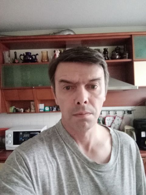 Олег, Россия, Москва, 54 года. Добрый, верный, спокойный.
