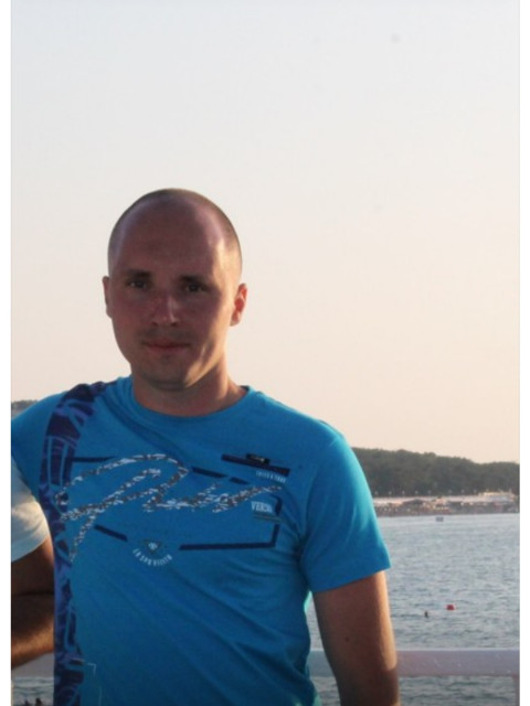 Константин Гончаров, Россия, Ростов-на-Дону, 40 лет. Хочу найти Простую добрую девушку для дружбы отношений и семьиОткрытый, справедливый.