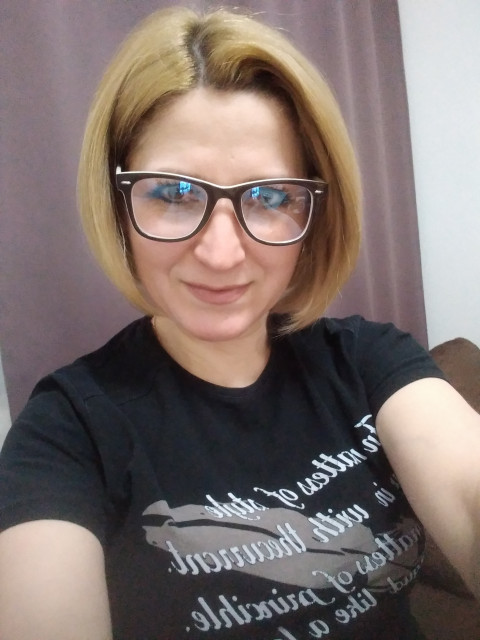 Людмила, Россия, Москва, 42 года, 2 ребенка. Хочу встретить мужчину, для создания семьи. Я в разводе 4 года