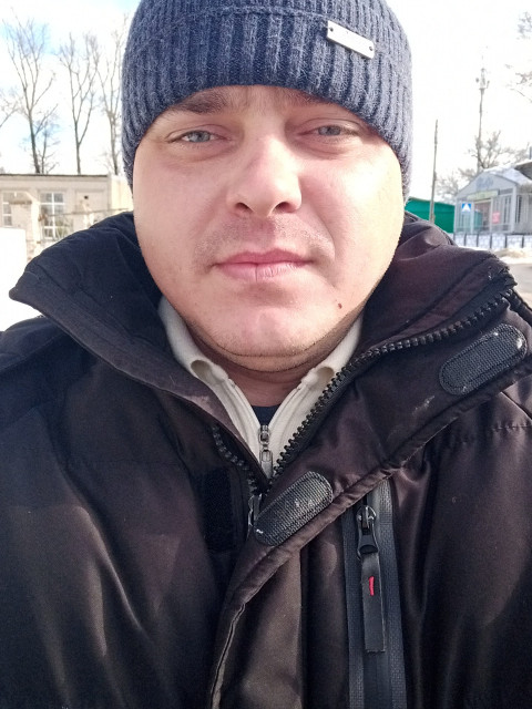 Георгий, Россия, Киреевск, 35 лет, 1 ребенок. Ищу девушку для создания семьи. живу в своей квартире. зарплата стабильная. хочется домашнего уюта и