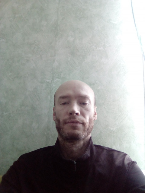 Роман, Россия, Самара, 43 года. Я скромный человек. Извини меня, я не слышу как глухой. не против меня? 