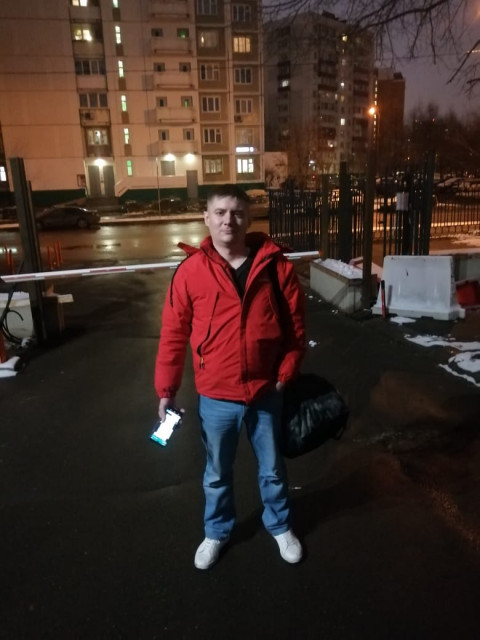 Павел, Россия, Чебоксары, 34 года, 1 ребенок. Целеустремленный, живу один, работаю , хочу найти девушку возможно с детьми для прогулок , общения ,
