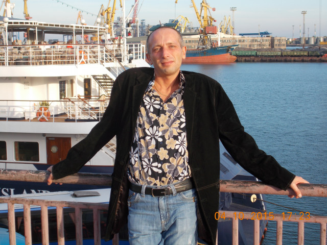 Паша, Украина, Одесса, 46 лет. Интересный,общительный,без комплексов но образованный,тактичный