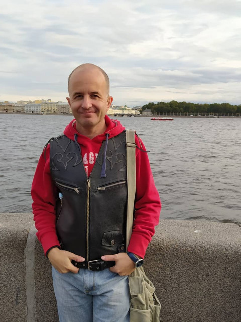 Максим, Россия, Севастополь, 48 лет. Живу в Севастополе, хочу найти своего человечка, которая меня примет каким есть. Хочу создать семью.