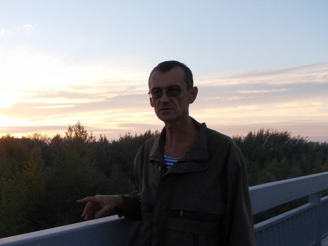 Юрий, Россия, Энгельс, 58 лет. Хочу найти ЖенщинуМужчина. Работаю в Москве. 